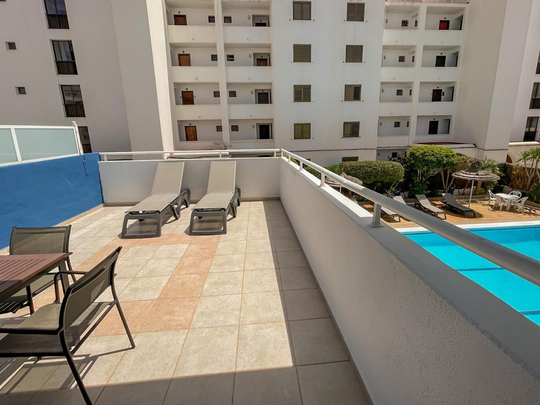 Apartamentos Cel Blau Santa Eularia des Riu Exterior foto